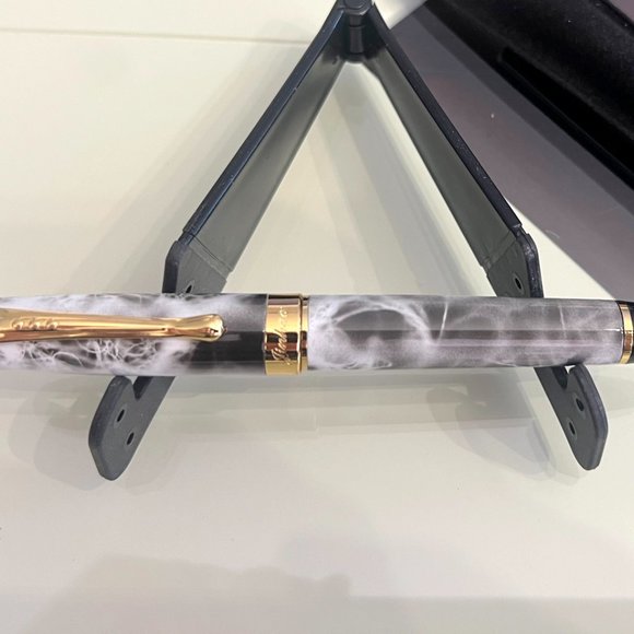 Jinhao X450 with Gold Trim and 18K Gold Nib! - Picture 2 of 12